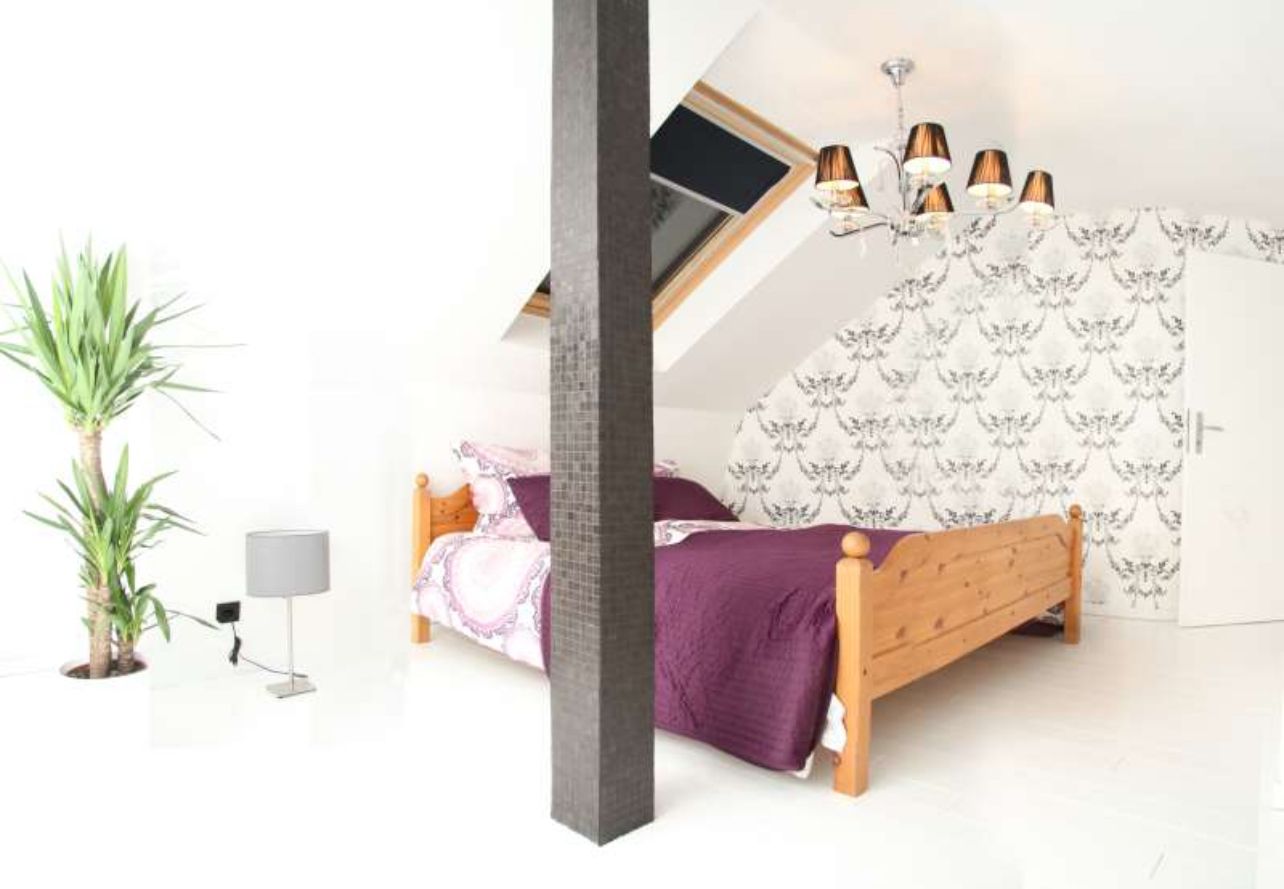 Cozy Loft In The Heart Of Town - 10