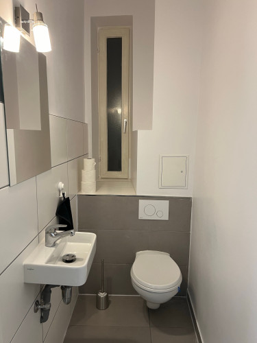 Furnished 2-Room Apartment, U1 Subway & Direct Highway Access (Muggenhof)
