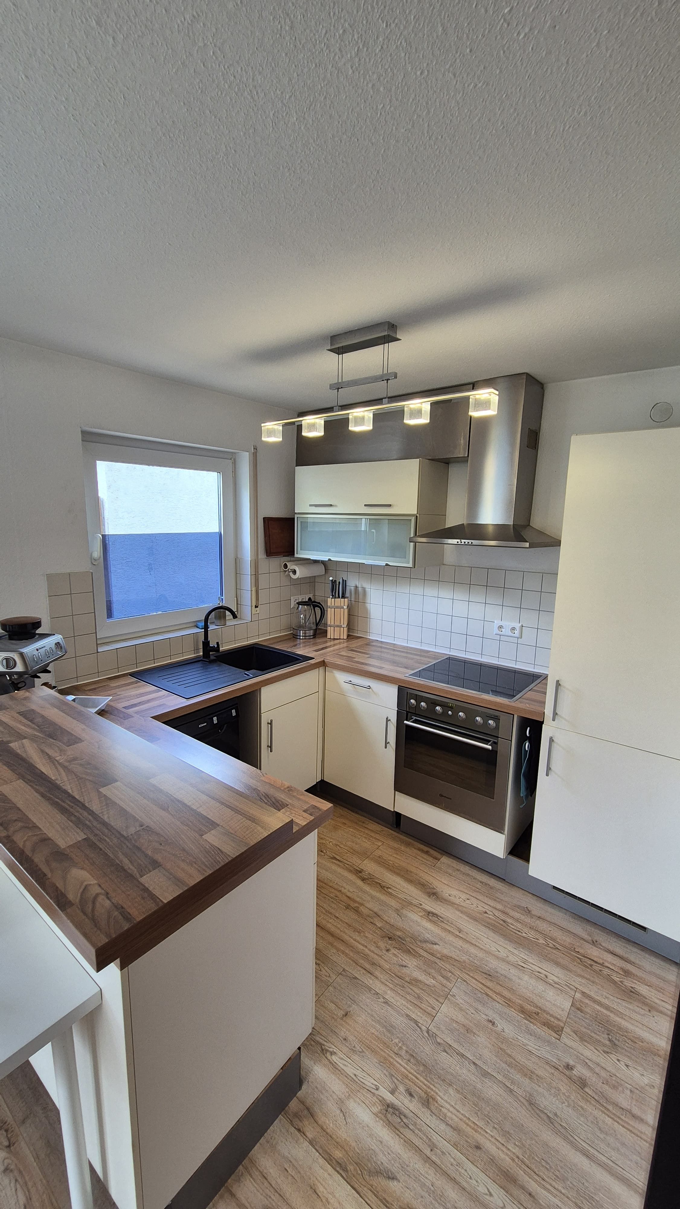 Cozy, Modern 2 Room Apartment - 8