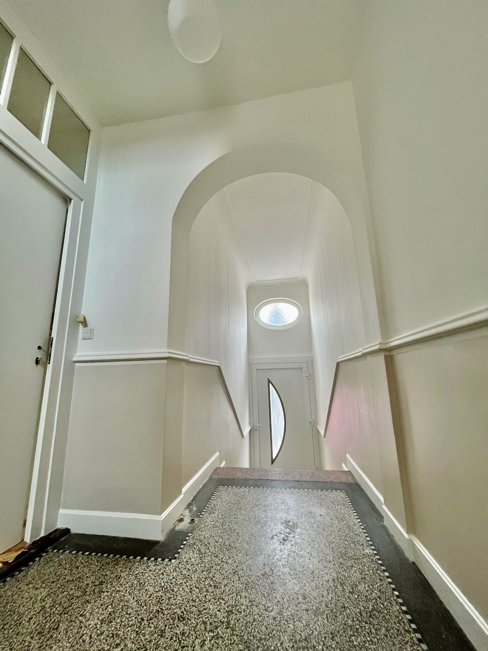 Stylishly Renovated Apartment With Garden - Stylishly Renovated Apartment with Garden - Gallery - 6