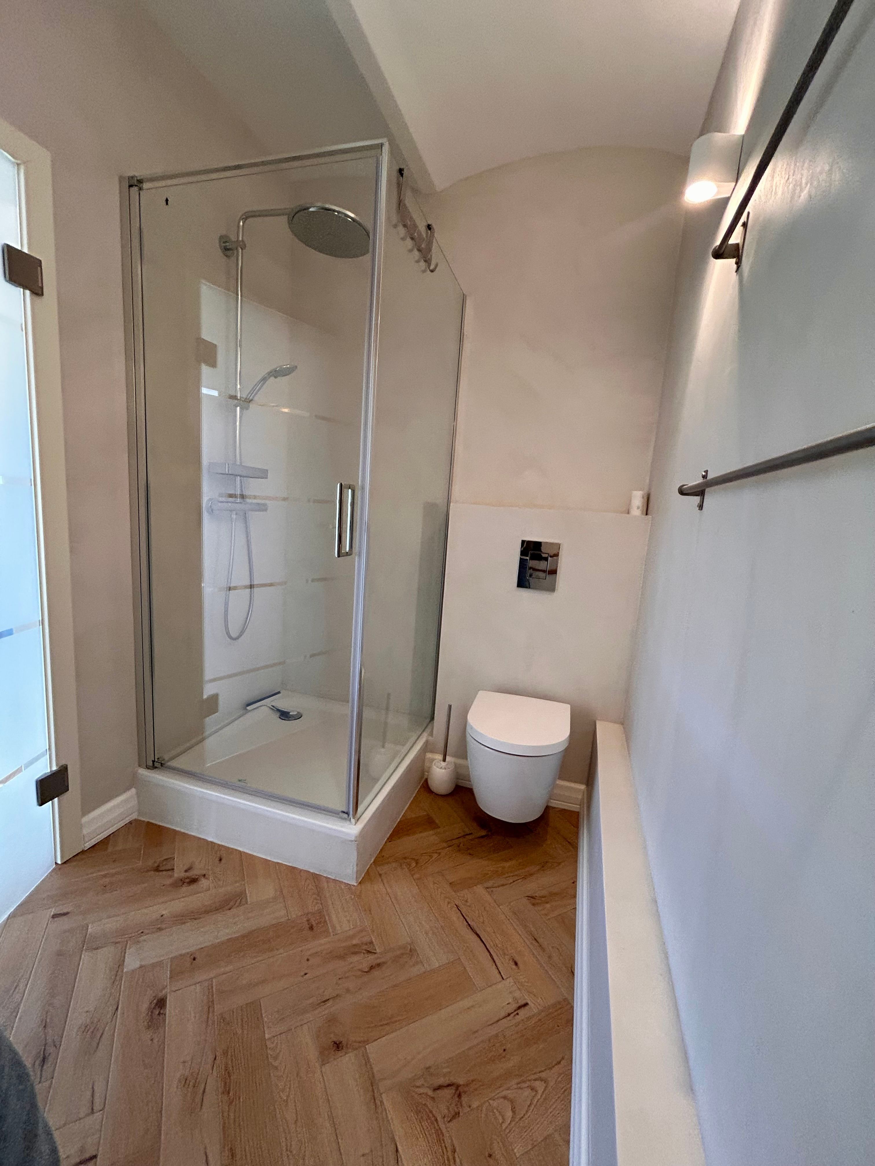  Stylishly Renovated Apartment With Garden  -  Stylishly Renovated Apartment with Garden  - Gallery -  4