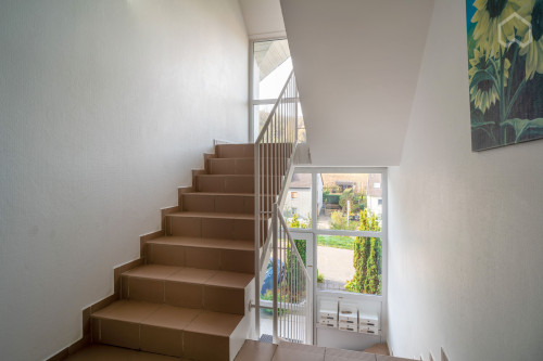 Pretty, quiet home - great view!