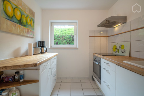 Pretty, quiet home - great view!