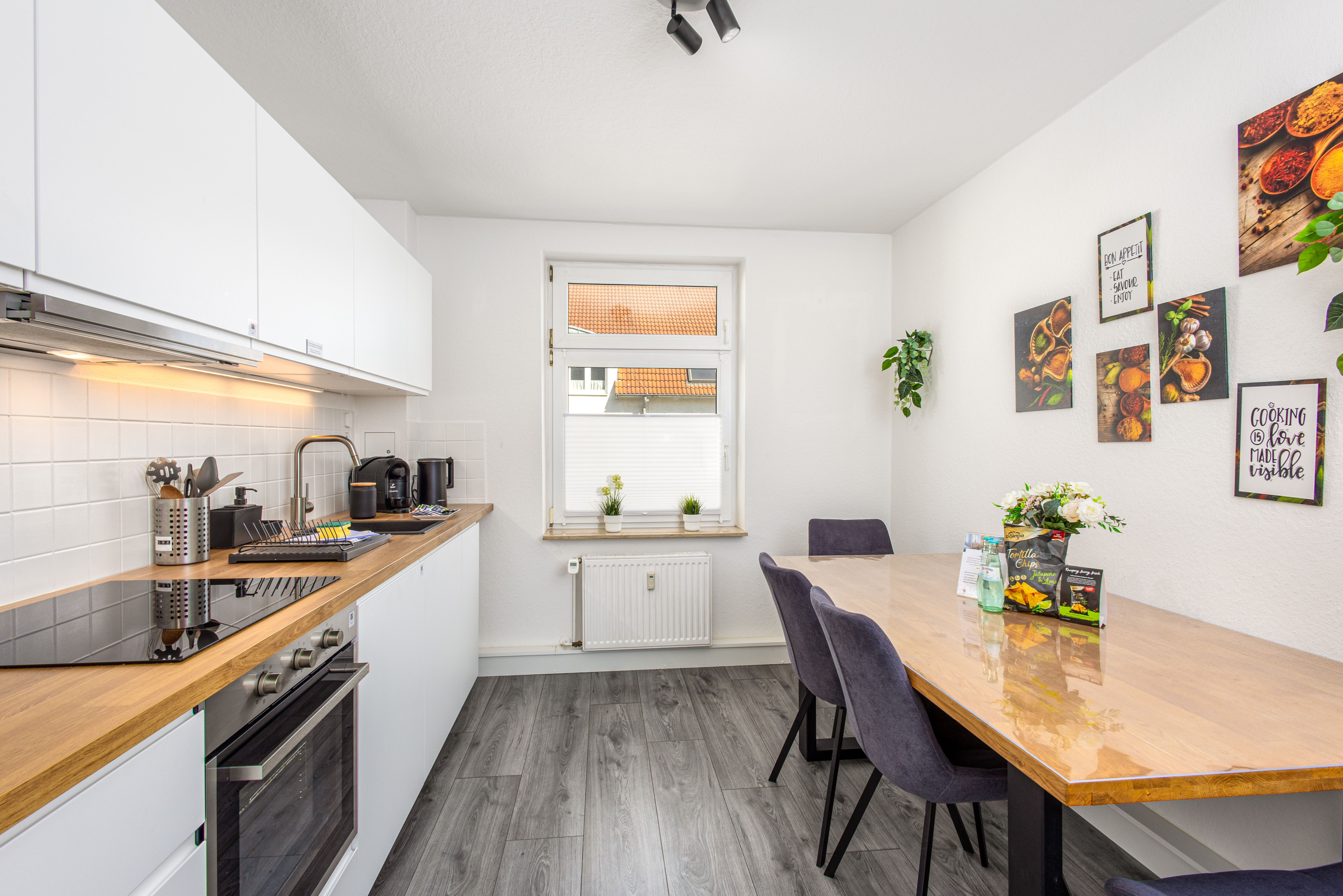 BROCKHEUS Apartments: Luxury Vista Apartment - Kitchen - WiFi - Smart TV - 13