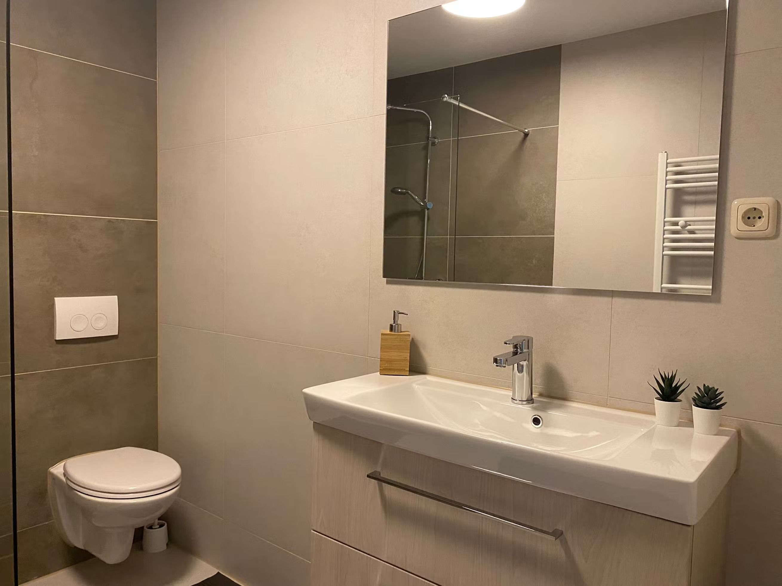 Spacious And Quiet Apartment, Essen - 2