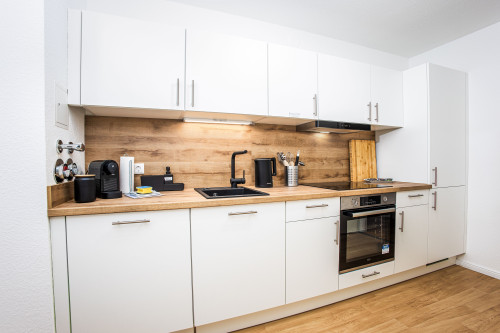 BROCKHEUS Apartments: Central Essence Apartment - Two Bedrooms - Kitchen - Parking - Washing Machine - Smart TV - Wi-Fi