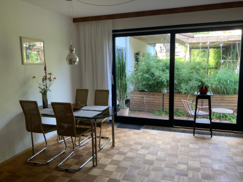 Quiet and cozy apartment in a garden setting