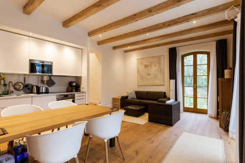 Living in a villa with sun terrace and garden in Teltow