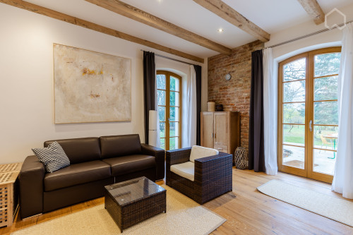 Living in a villa with sun terrace and garden in Teltow