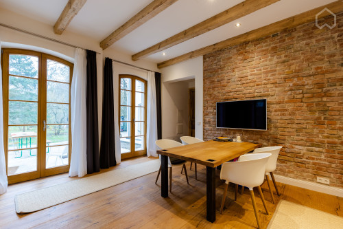 Living in a villa with sun terrace and garden in Teltow