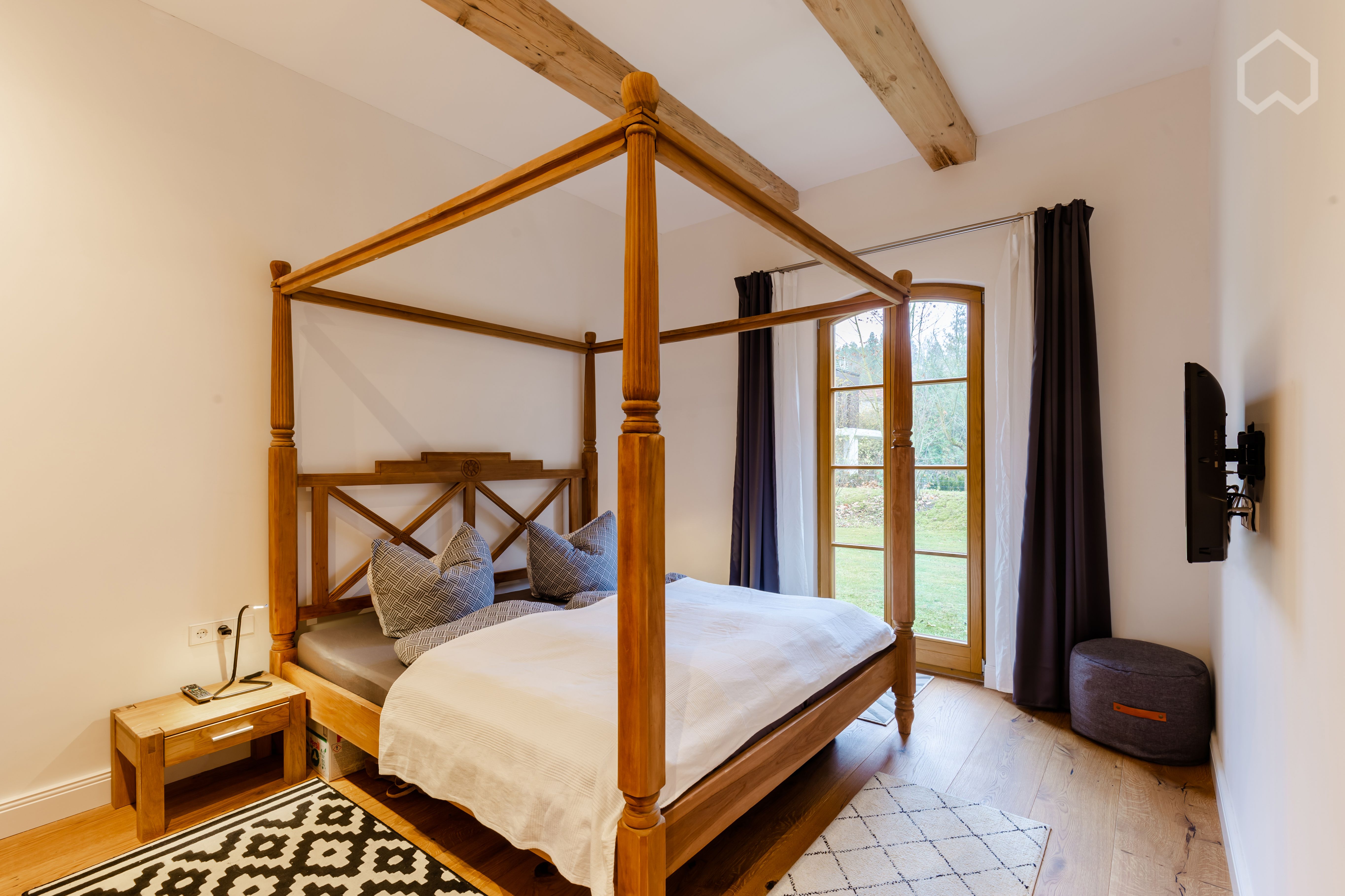 Living In A Villa With Sun Terrace And Garden In Teltow - 14