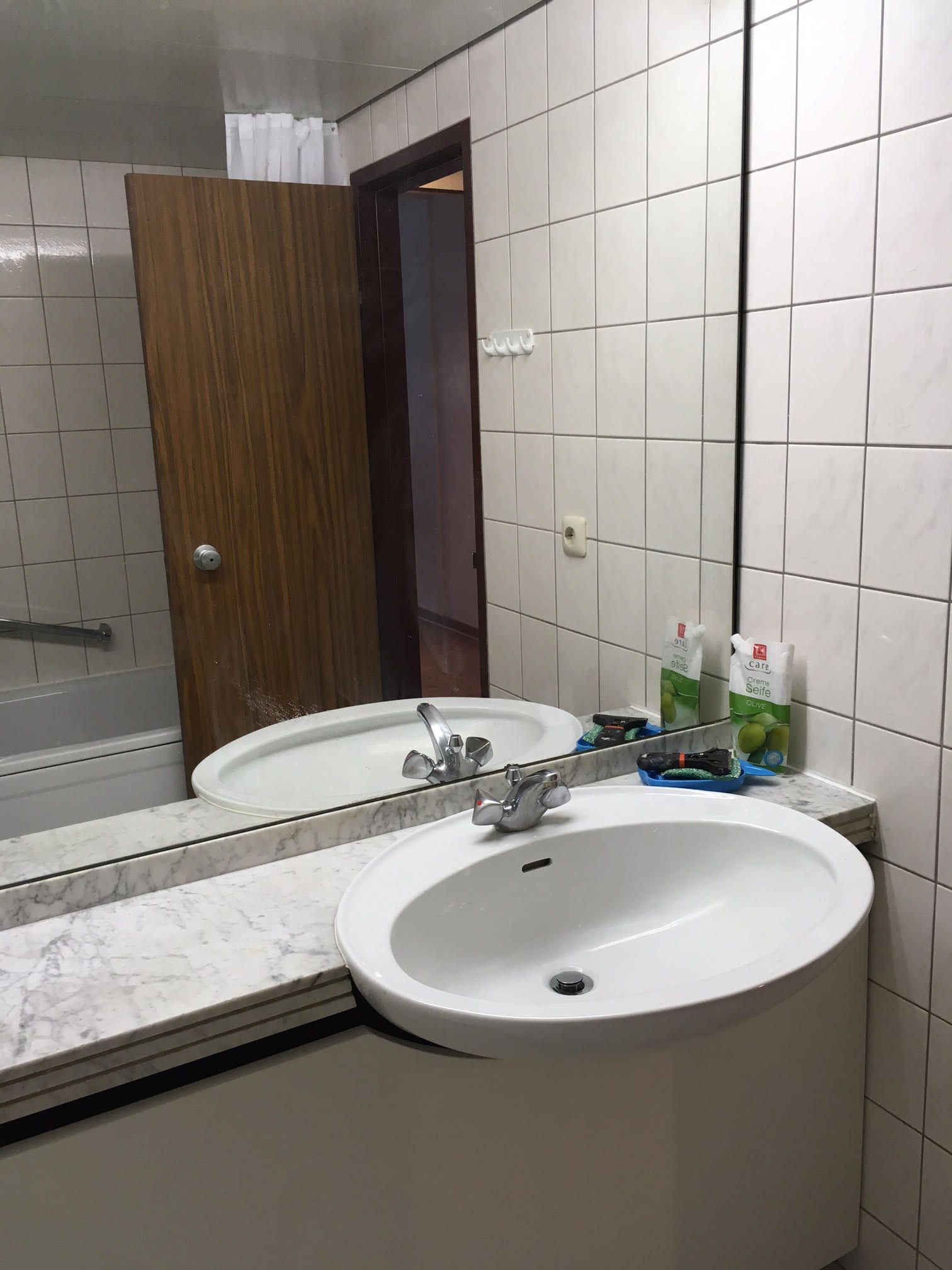  Bright 1,5 Room Apartment 10th Floor In Plaza Residence, Direct In Garden, In Gelsenkirchen  -  Bright 1,5 Room apartment 10th floor in Plaza Residence, direct in garden, in Gelsenkirchen  - Gallery -  6