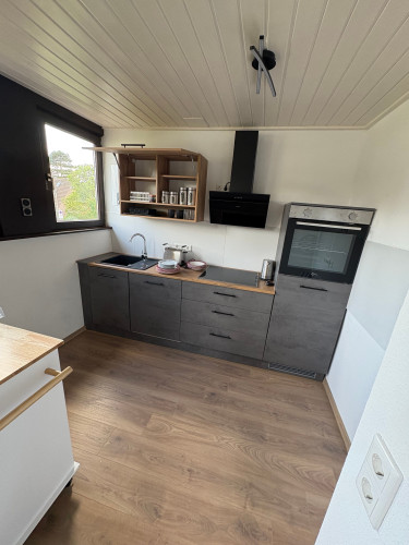 Bright, Furnished 3-Room Apartment on the upper Floor of a Multifamily House in Kaarst - Gallery - 4