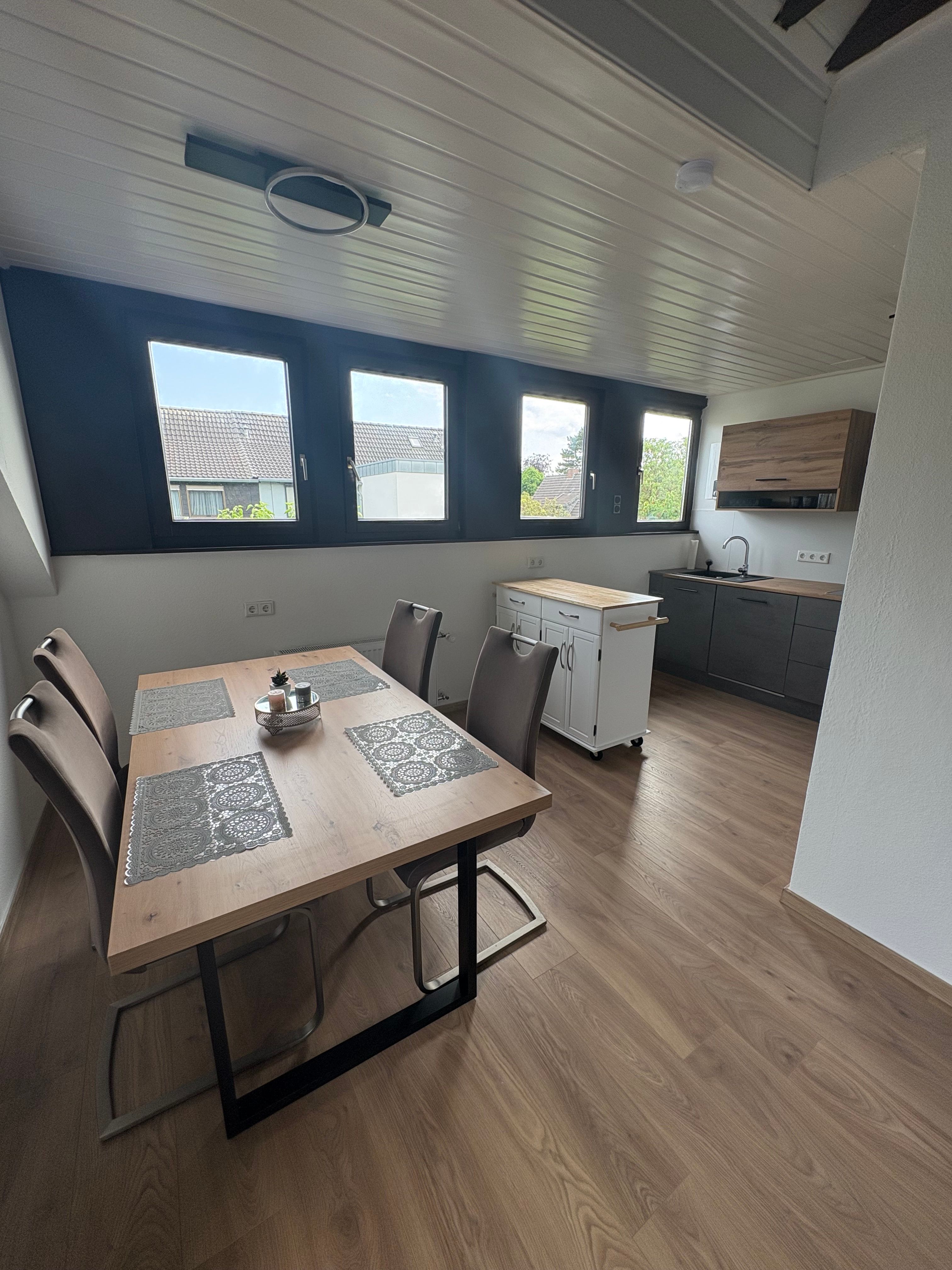 Bright, Furnished 3-Room Apartment On The Upper Floor Of A Multifamily House In Kaarst - 15