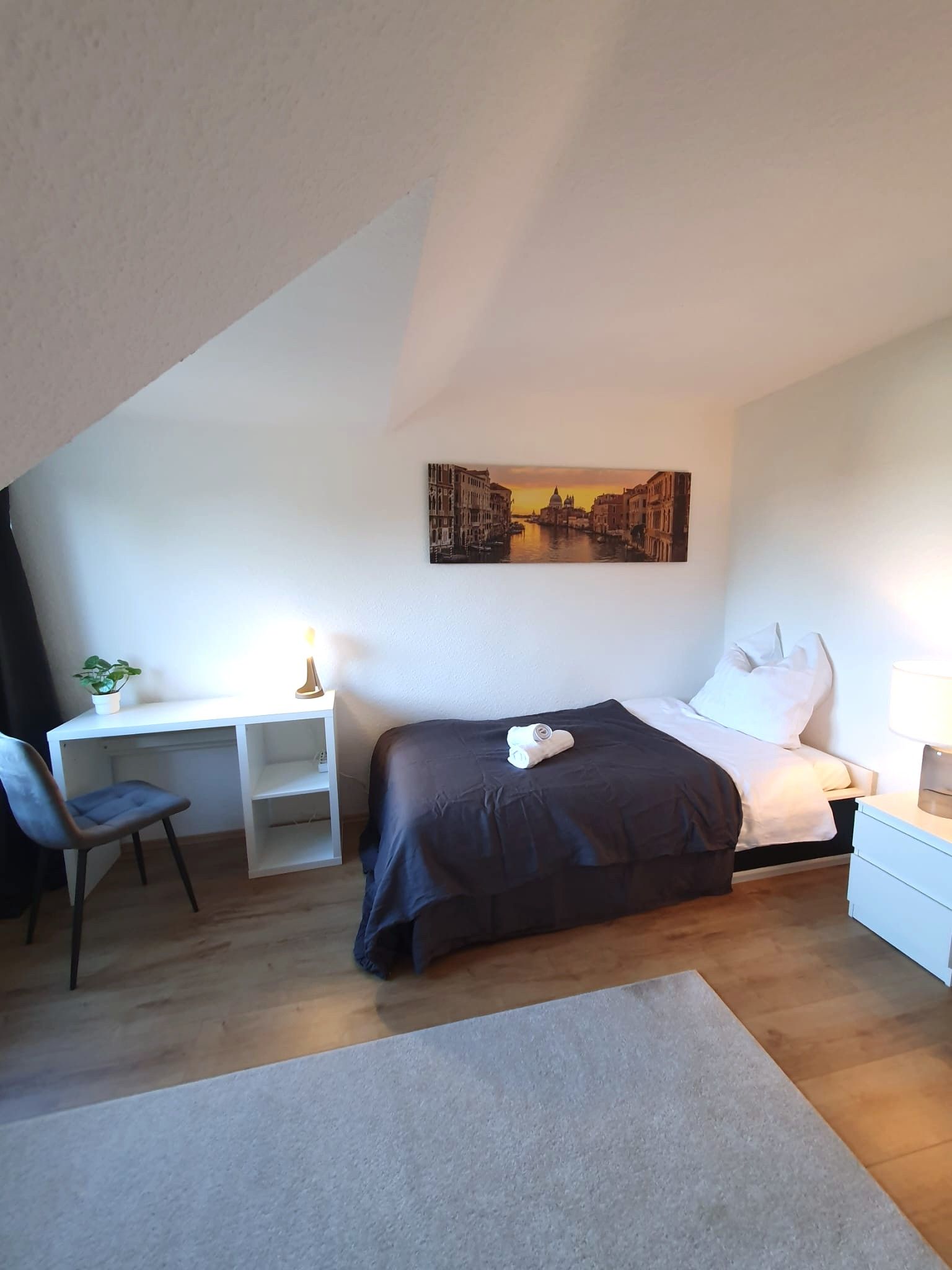  Cozy Apartment In Herne Near To Bochum, Gelsenkirchen, Dortmund And Essen For Up To 4 Guests | WiFi   -  Cozy Apartment in Herne near to Bochum, Gelsenkirchen, Dortmund and Essen for up to 4 Guests | WiFi | Washing Machine  - Gallery -  9