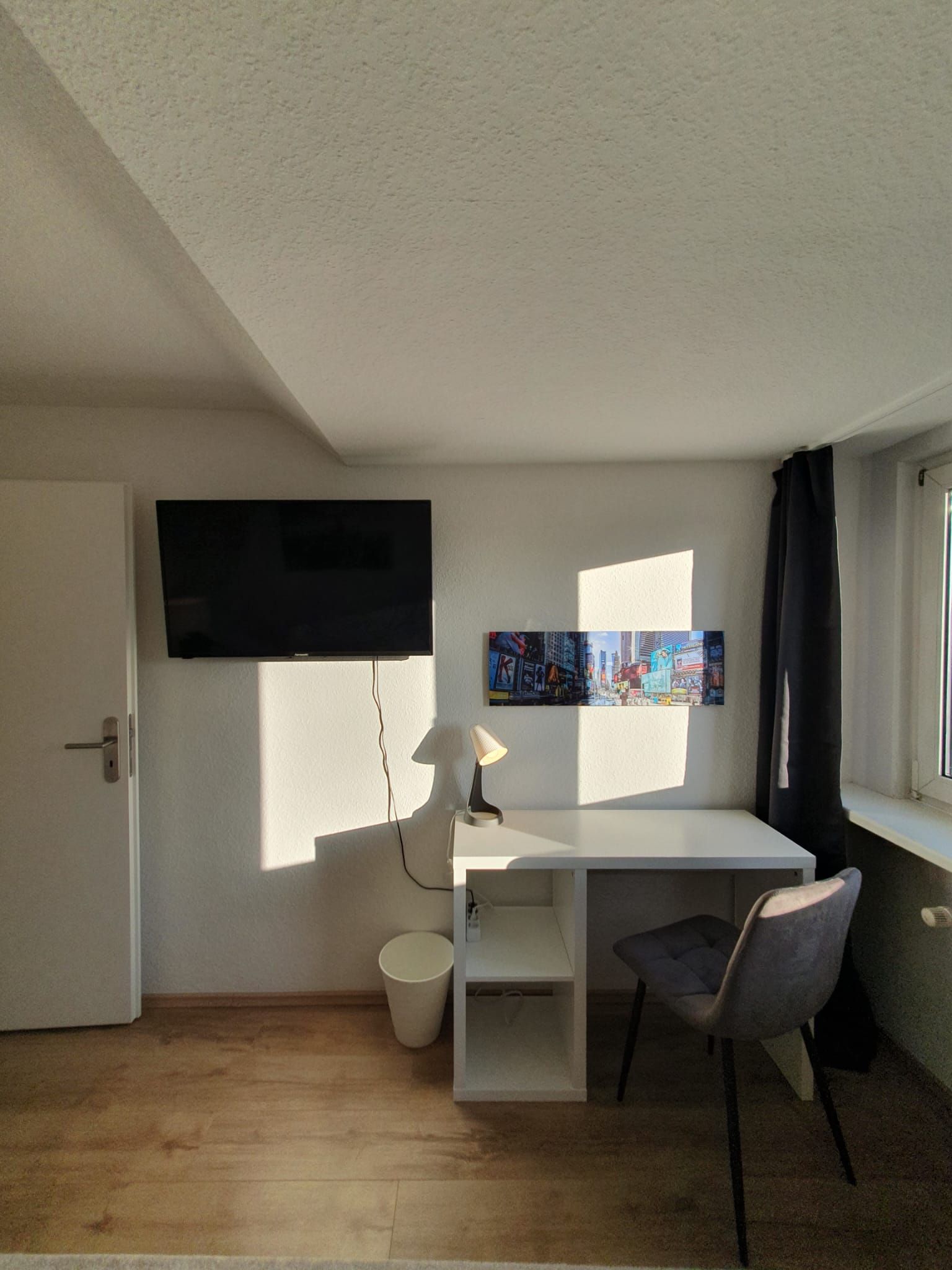  Cozy Apartment In Herne Near To Bochum, Gelsenkirchen, Dortmund And Essen For Up To 4 Guests | WiFi   -  Cozy Apartment in Herne near to Bochum, Gelsenkirchen, Dortmund and Essen for up to 4 Guests | WiFi | Washing Machine  - Gallery -  5