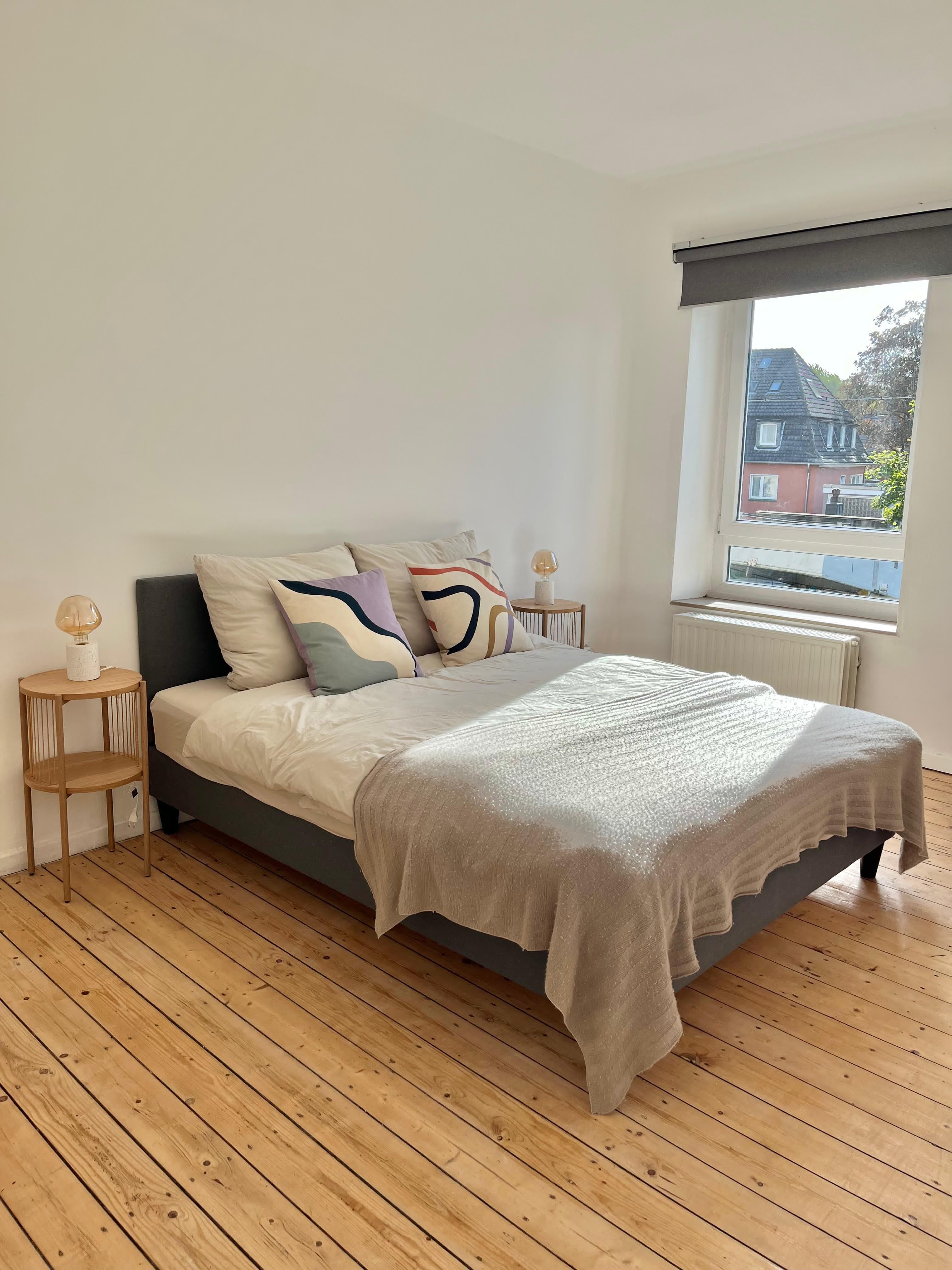Bright Apartment In Central But Quiet Area - 10