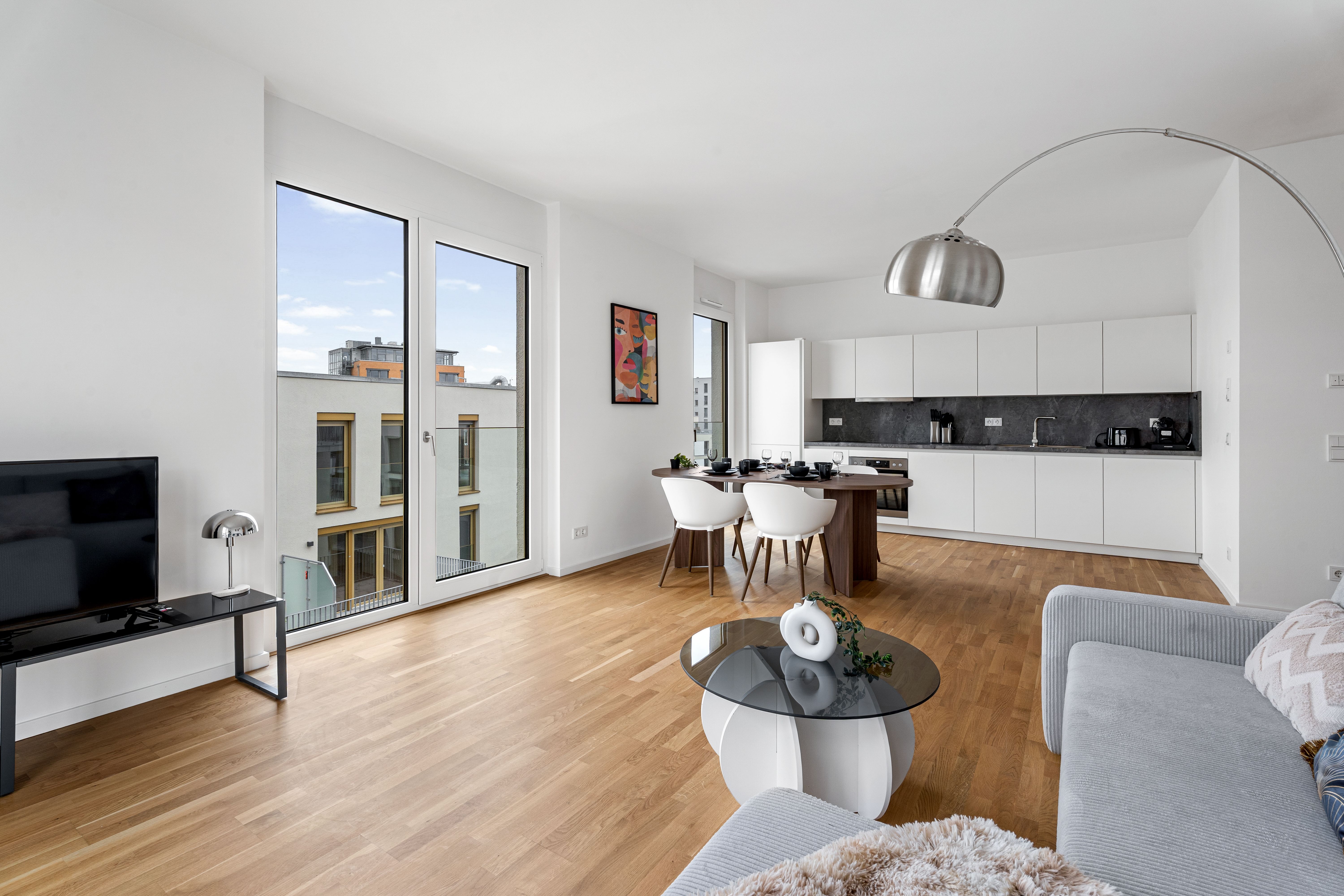 Fashionable 4-Room Apartment ART DECÓ I Balcony I Family-Friendly I Next To Mercedes & US Army I Kit - Fashionable 4-Room Apartment ART DECÓ I Balcony I Family-friendly I next to Mercedes & US Army I Kitchen I Home Office - Gallery - 11