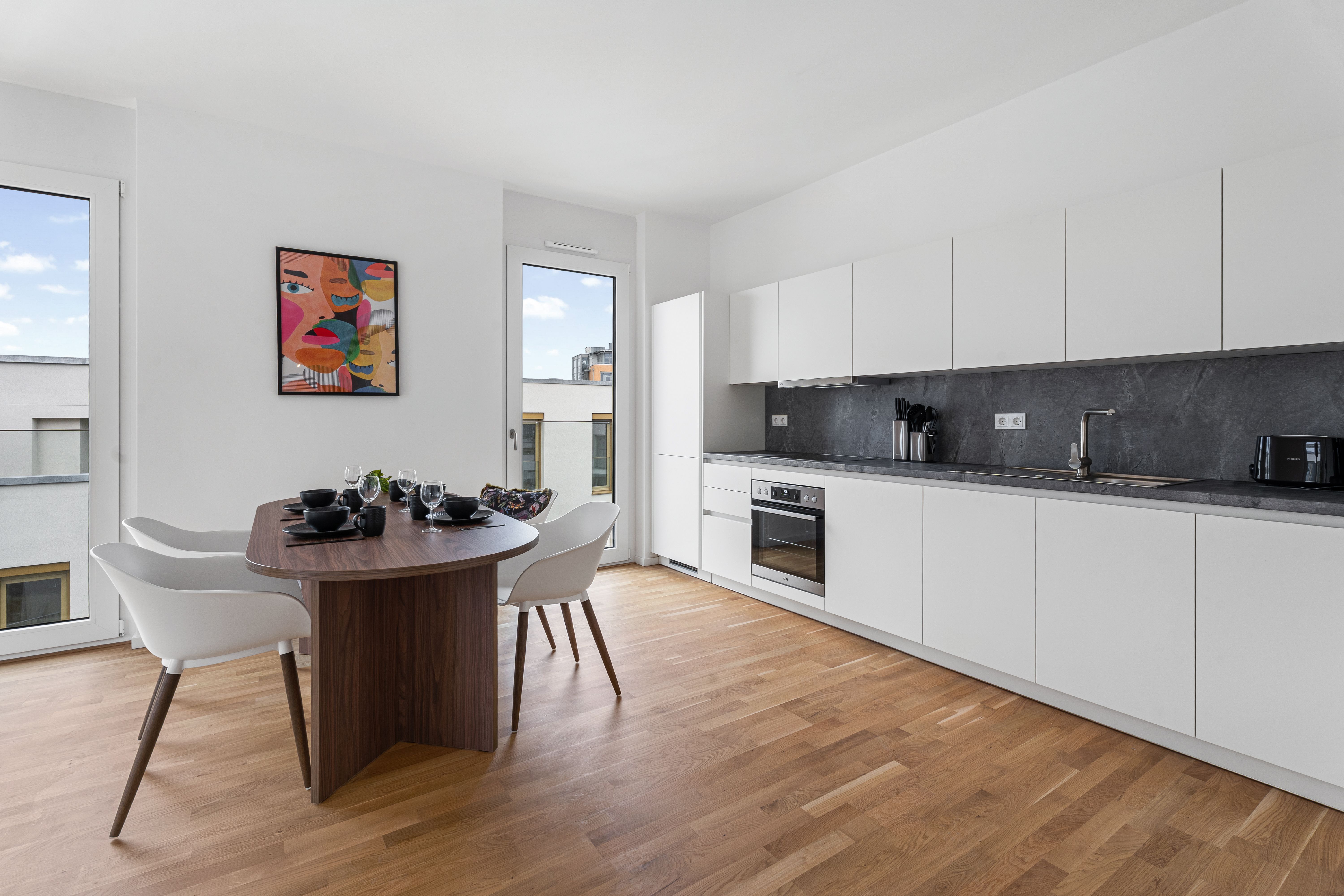 Fashionable 4-Room Apartment ART DECÓ I Balcony I Family-Friendly I Next To Mercedes & US Army I Kit - Fashionable 4-Room Apartment ART DECÓ I Balcony I Family-friendly I next to Mercedes & US Army I Kitchen I Home Office - Gallery - 8