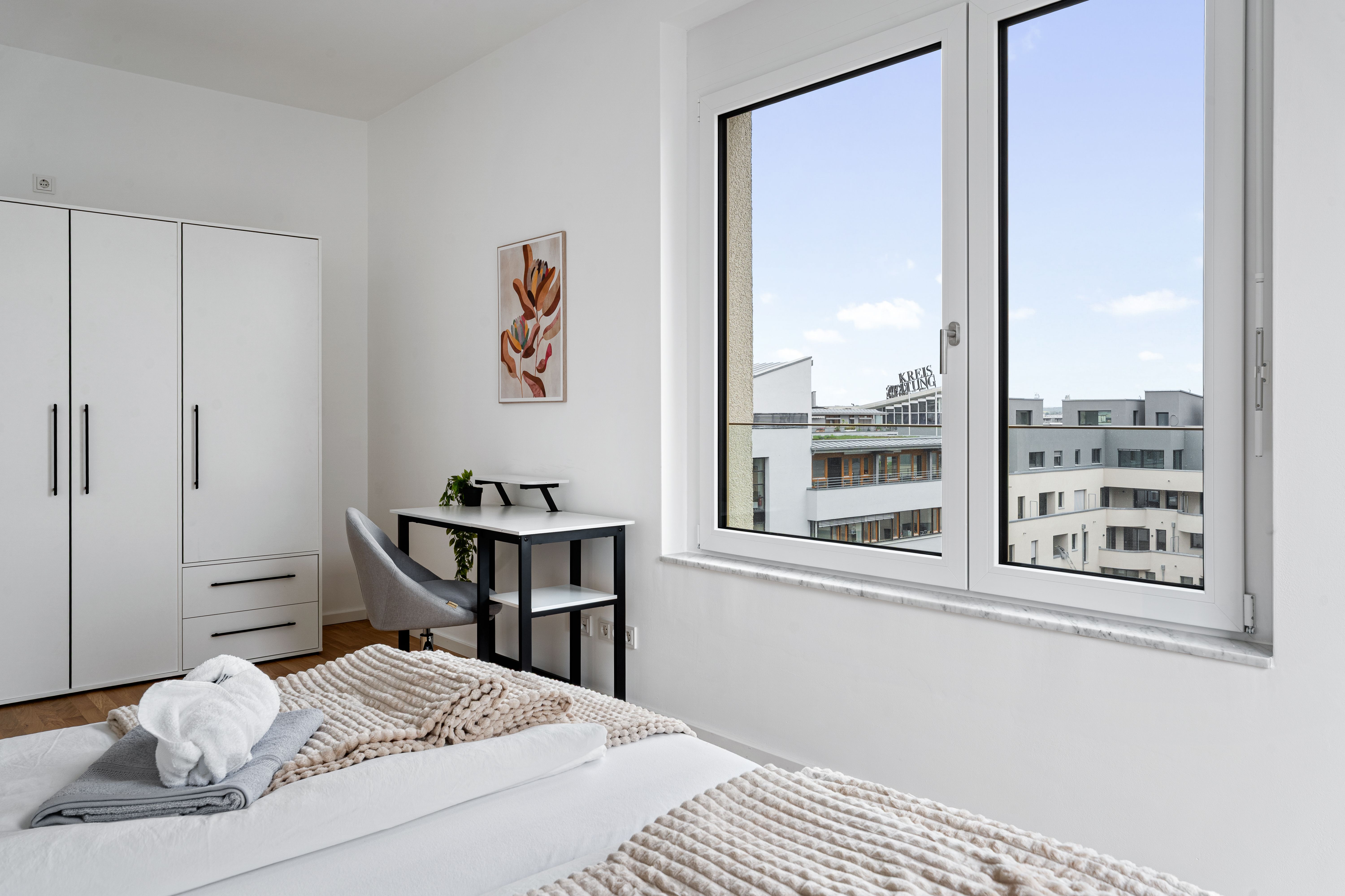 Fashionable 4-Room Apartment ART DECÓ I Balcony I Family-Friendly I Next To Mercedes & US Army I Kit - Fashionable 4-Room Apartment ART DECÓ I Balcony I Family-friendly I next to Mercedes & US Army I Kitchen I Home Office - Gallery - 17