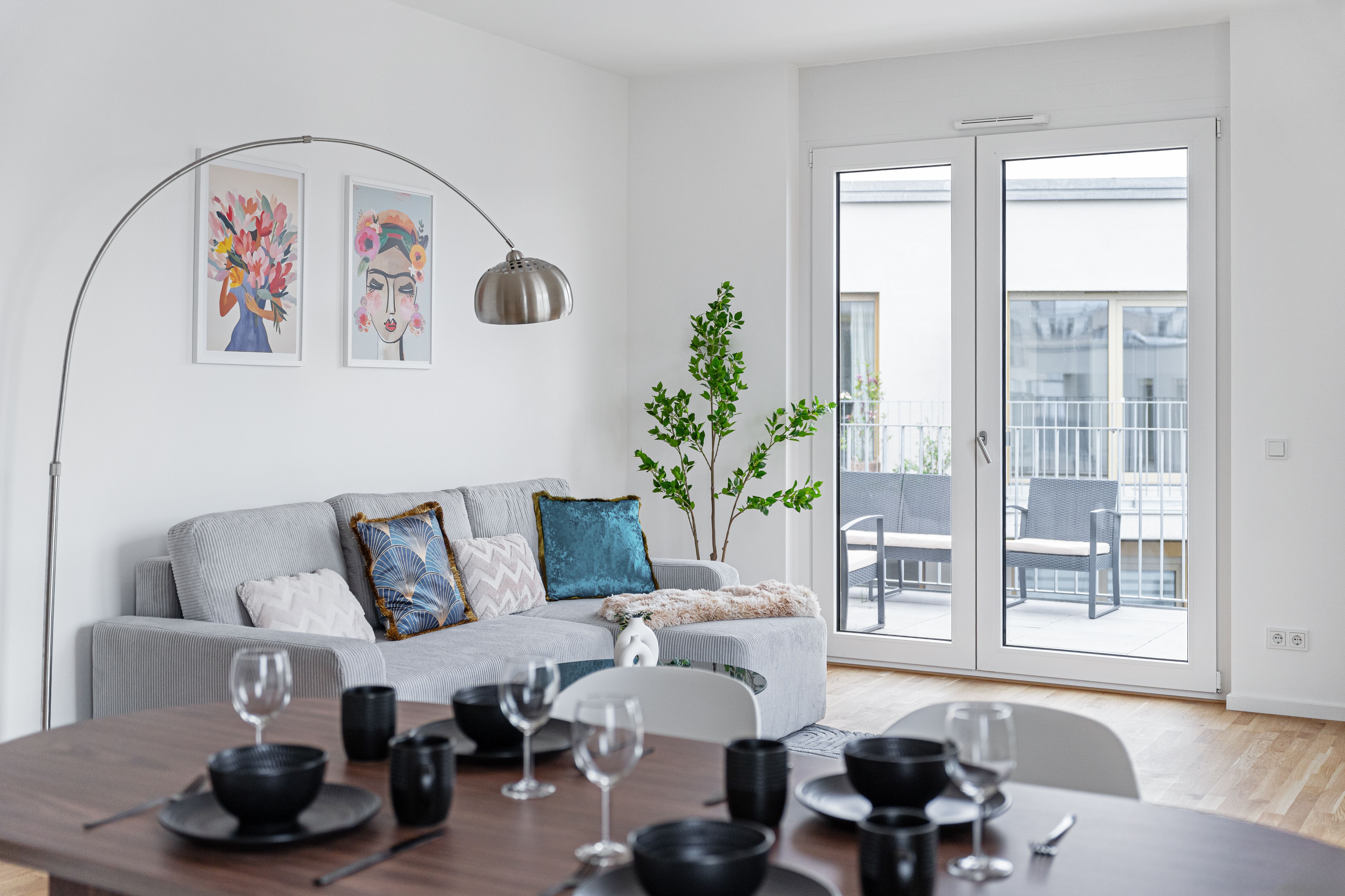 Fashionable 4-Room Apartment ART DECÓ I Balcony I Family-Friendly I Next To Mercedes & US Army I Kit - Fashionable 4-Room Apartment ART DECÓ I Balcony I Family-friendly I next to Mercedes & US Army I Kitchen I Home Office - Gallery - 9