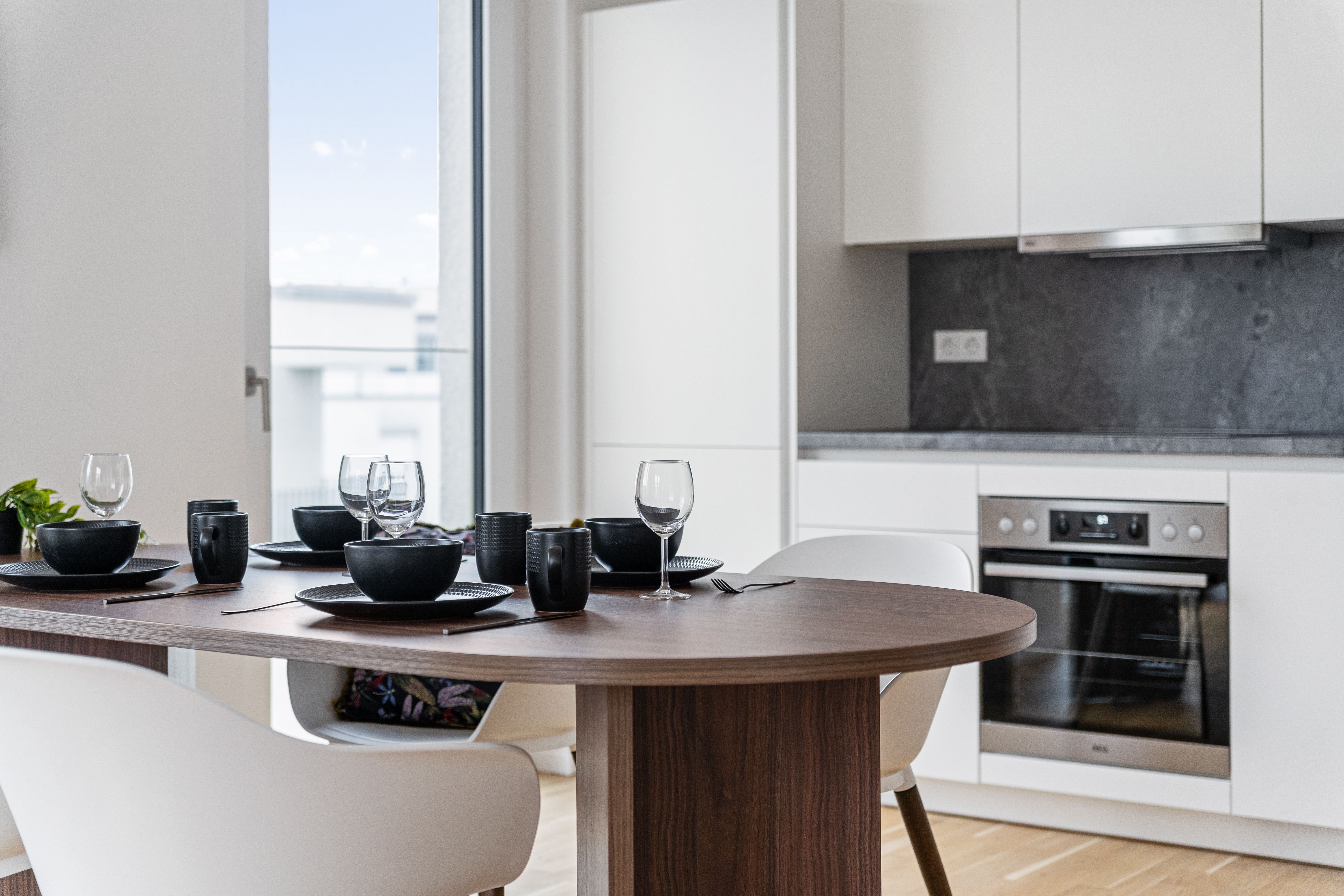 Fashionable 4-Room Apartment ART DECÓ I Balcony I Family-Friendly I Next To Mercedes & US Army I Kit - Fashionable 4-Room Apartment ART DECÓ I Balcony I Family-friendly I next to Mercedes & US Army I Kitchen I Home Office - Gallery - 7