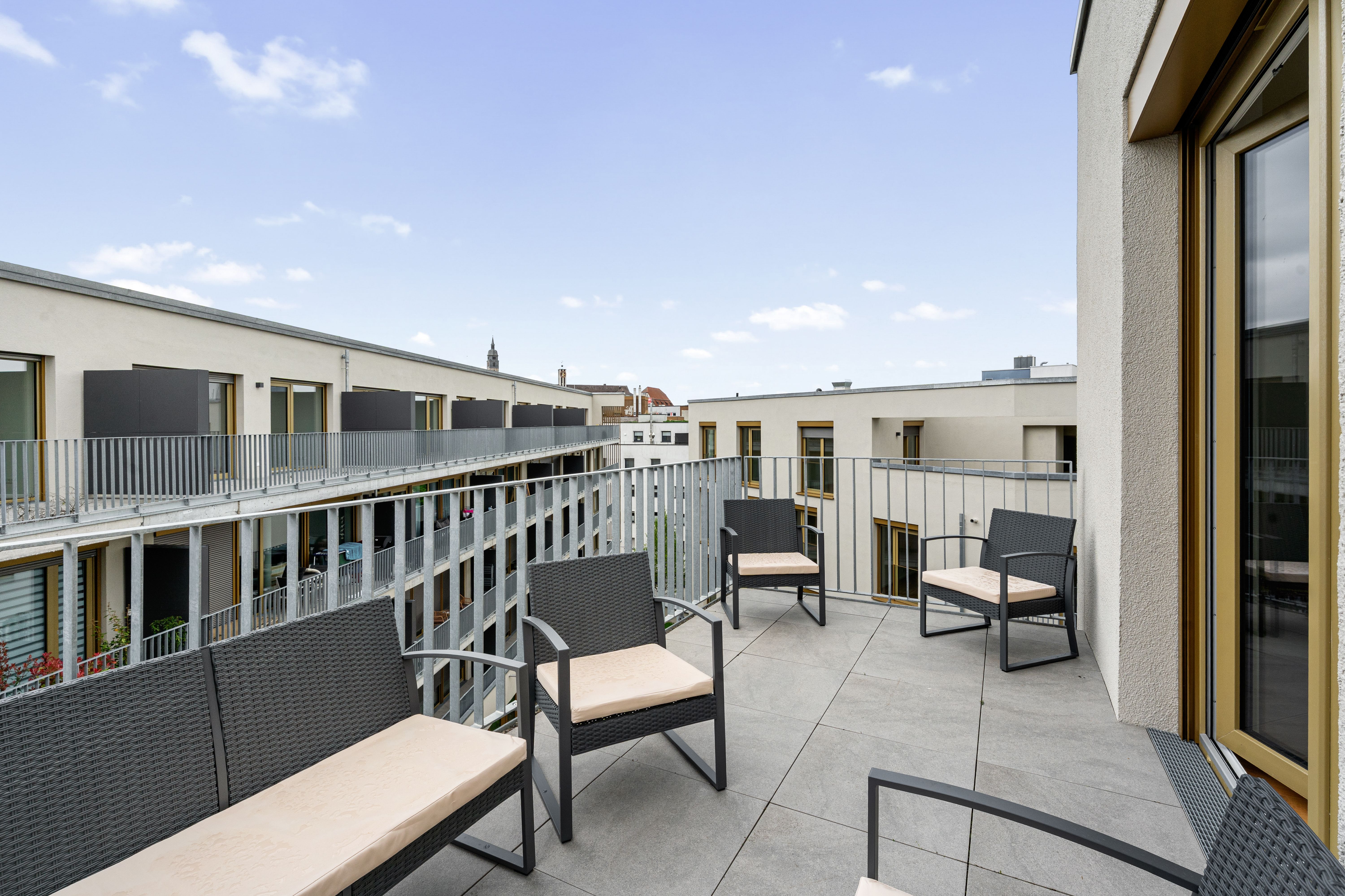 Fashionable 4-Room Apartment ART DECÓ I Balcony I Family-Friendly I Next To Mercedes & US Army I Kit - Fashionable 4-Room Apartment ART DECÓ I Balcony I Family-friendly I next to Mercedes & US Army I Kitchen I Home Office - Gallery - 4