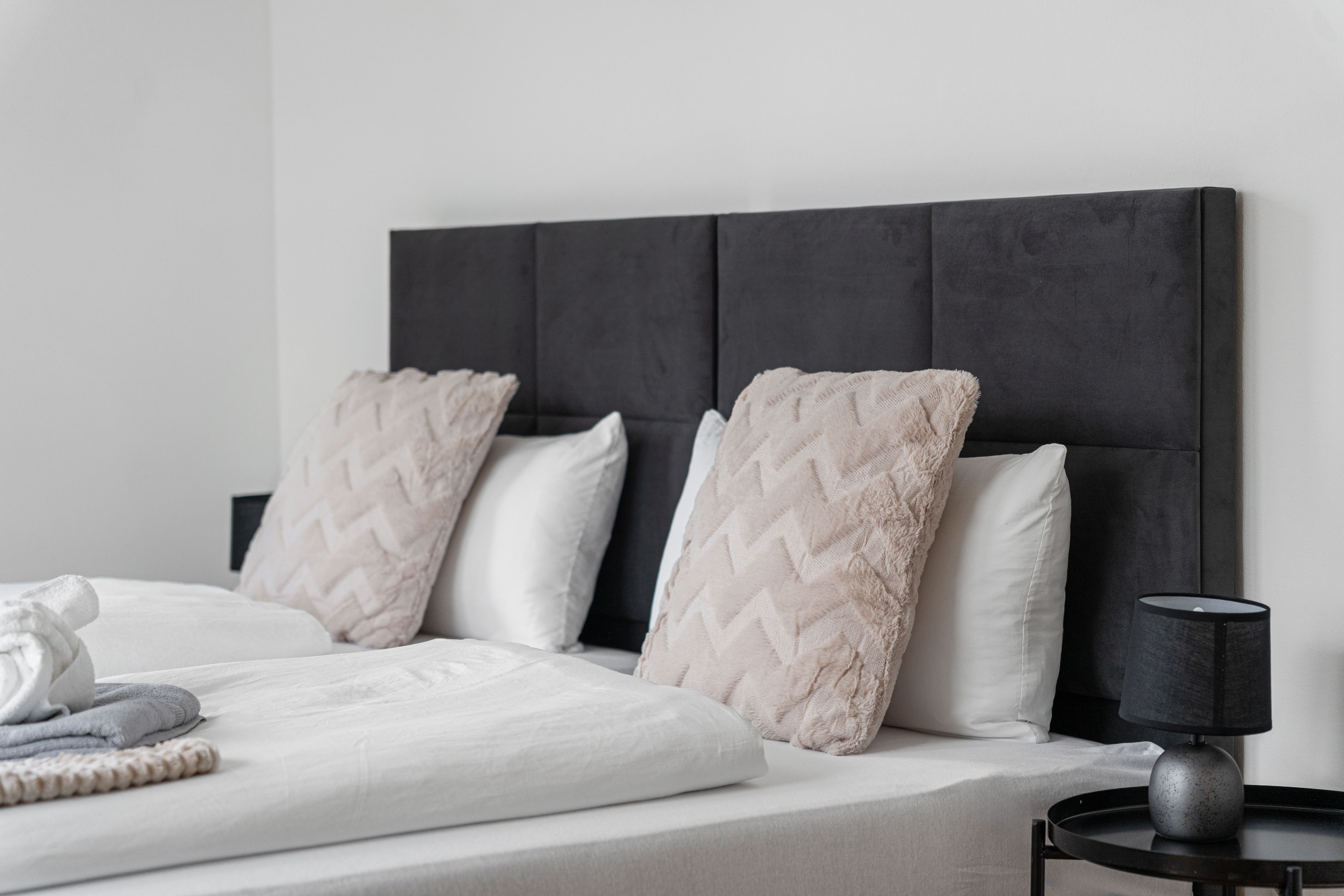 Fashionable 4-Room Apartment ART DECÓ I Balcony I Family-Friendly I Next To Mercedes & US Army I Kit - Fashionable 4-Room Apartment ART DECÓ I Balcony I Family-friendly I next to Mercedes & US Army I Kitchen I Home Office - Gallery - 2