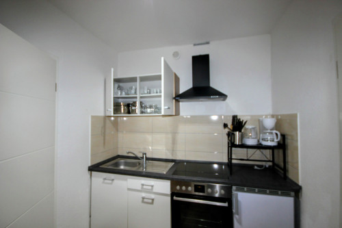 Modern Fully Furnished Apartment in Bremen — 6–24 Month Rental — All‑Inclusive in Hempenweg 57, 28197 Woltmershausen, Bremen.