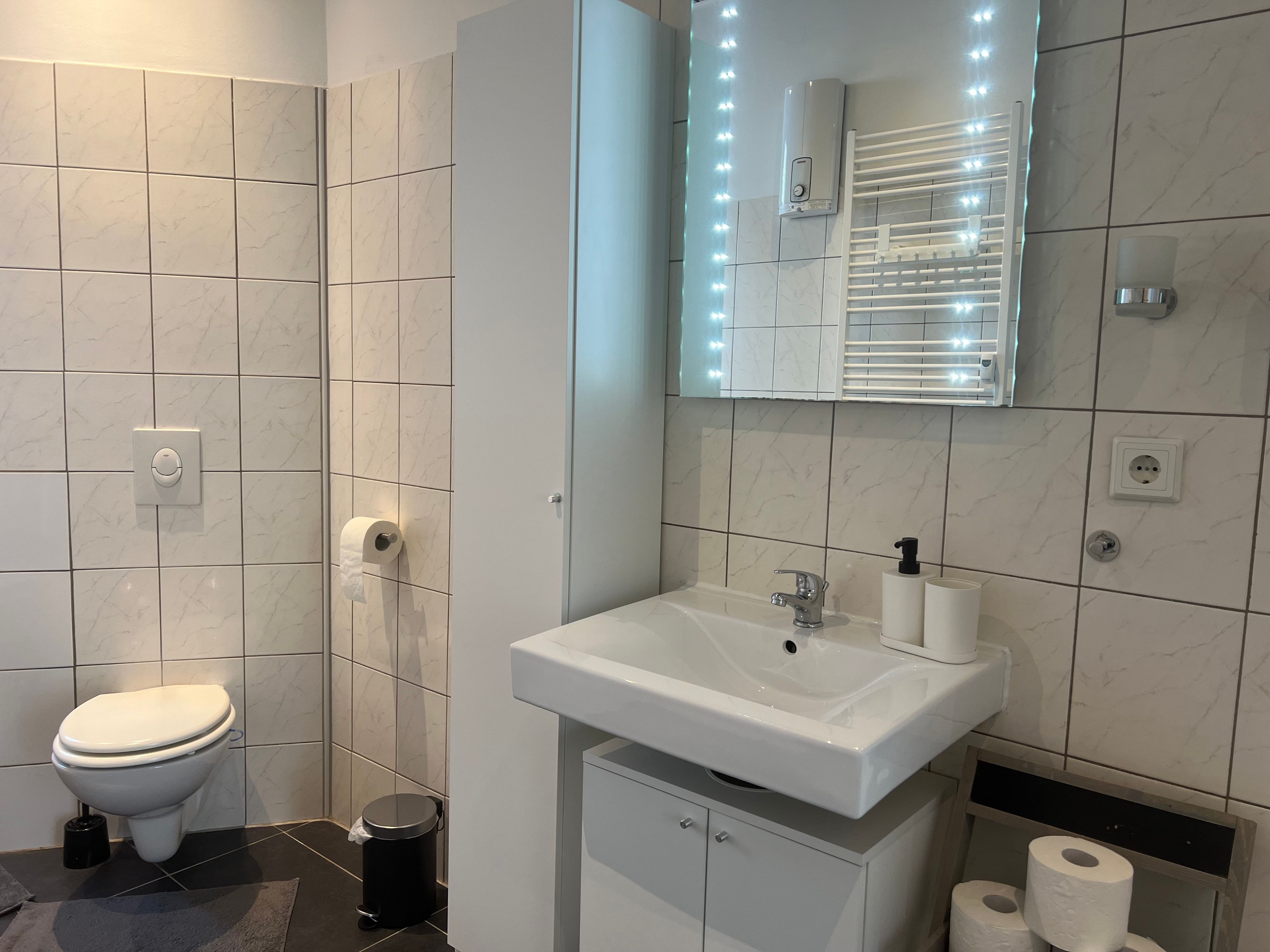 Three-Bedroom Apartment In Essen City Center - 11