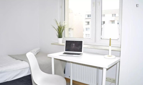 Inviting single bedroom in the Praga neighbourhood