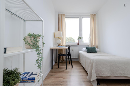 Neat single bedroom near the centre of Warsaw