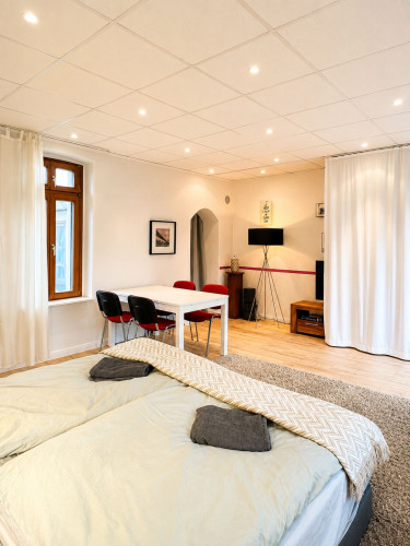 Spacious Apartment Like a Small House in Troisdorf – For Workers and Holiday Stays, Up to 7 Guests