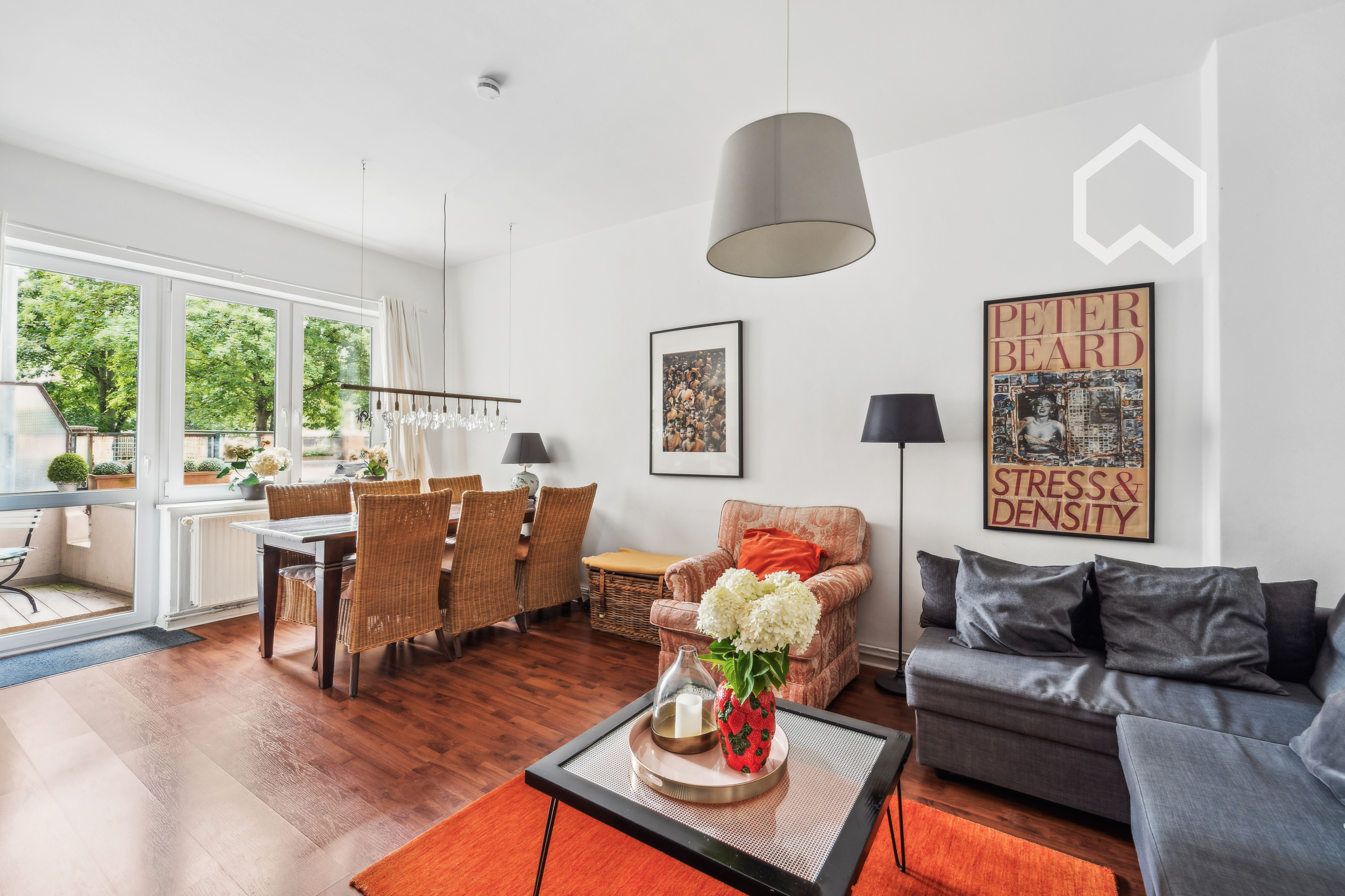  Elegant Apartment With Balcony In A Nice Neighborhood  -  Elegant apartment with balcony in a nice neighborhood  - Gallery -  1