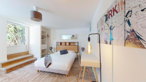 Bright double ensuite bedroom in Breil-Barberie