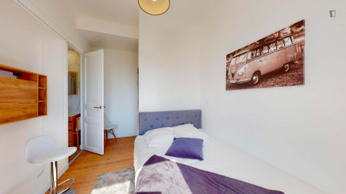 Charming double ensuite bedroom in Breil-Barberie