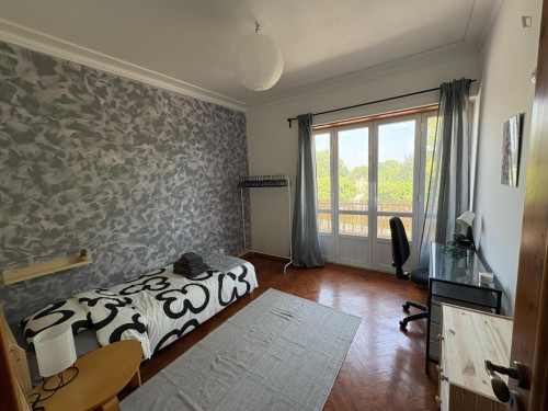 Bright Single Bedroom with a balcony close to Penha de França Viewpoint