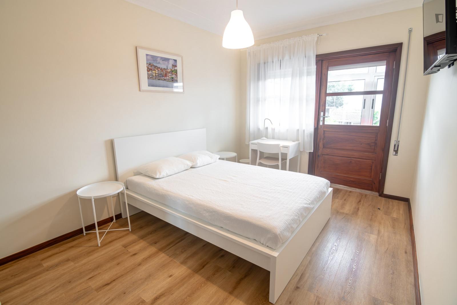 Double Bedroom In 5-Bedroom Apartment - 1