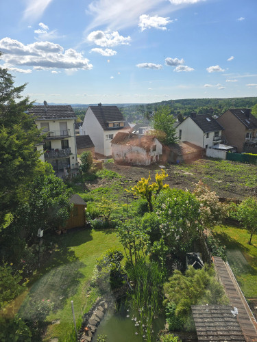 Temporary living. Spacious, fully equipped house, with garden, fireplace and much more.