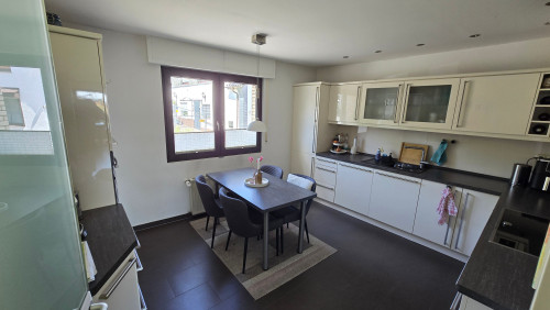 Temporary living. Spacious, fully equipped house, with garden, fireplace and much more.