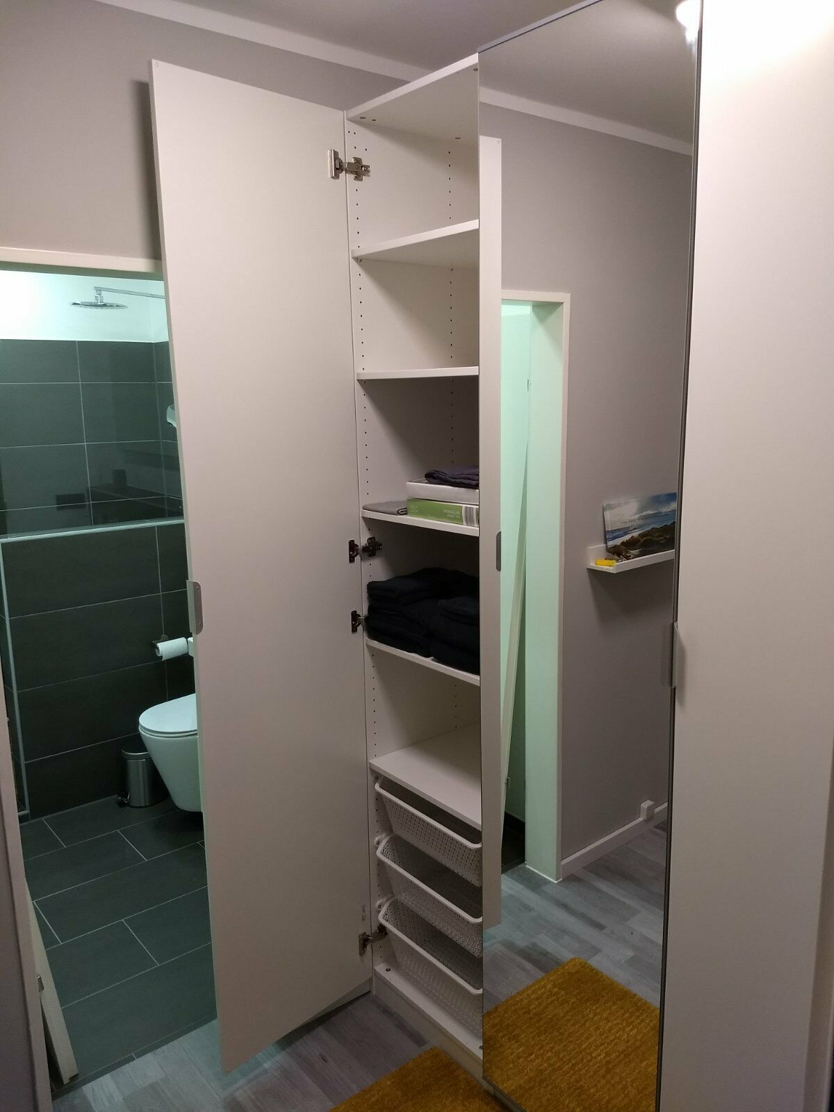  Temporary Living In A Modern One-Room Apartment  -  Temporary living in a modern one-room apartment  - Gallery -  7