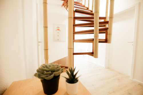 Haus mit Terasse und Garten direkt am Wald - Top Anbindungen