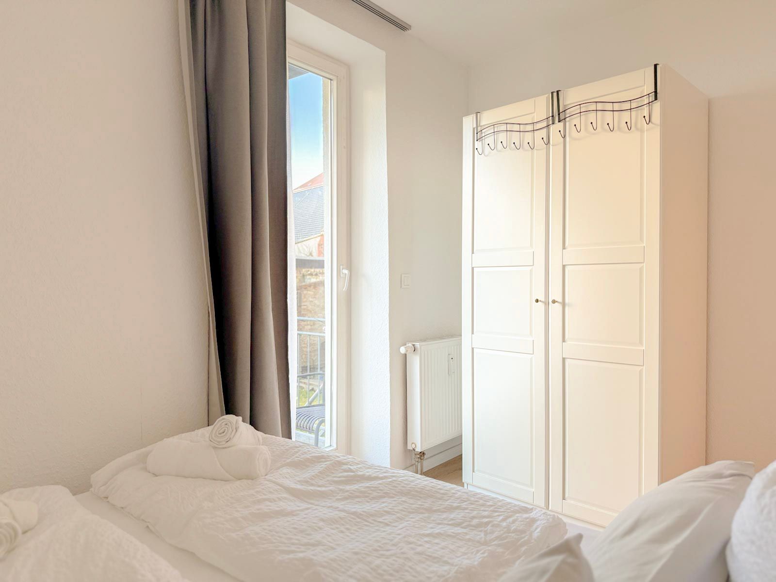 Central Apartment With Private Balcony Overlooking The Garden | 600m To The Main Train Station | Fre - 4