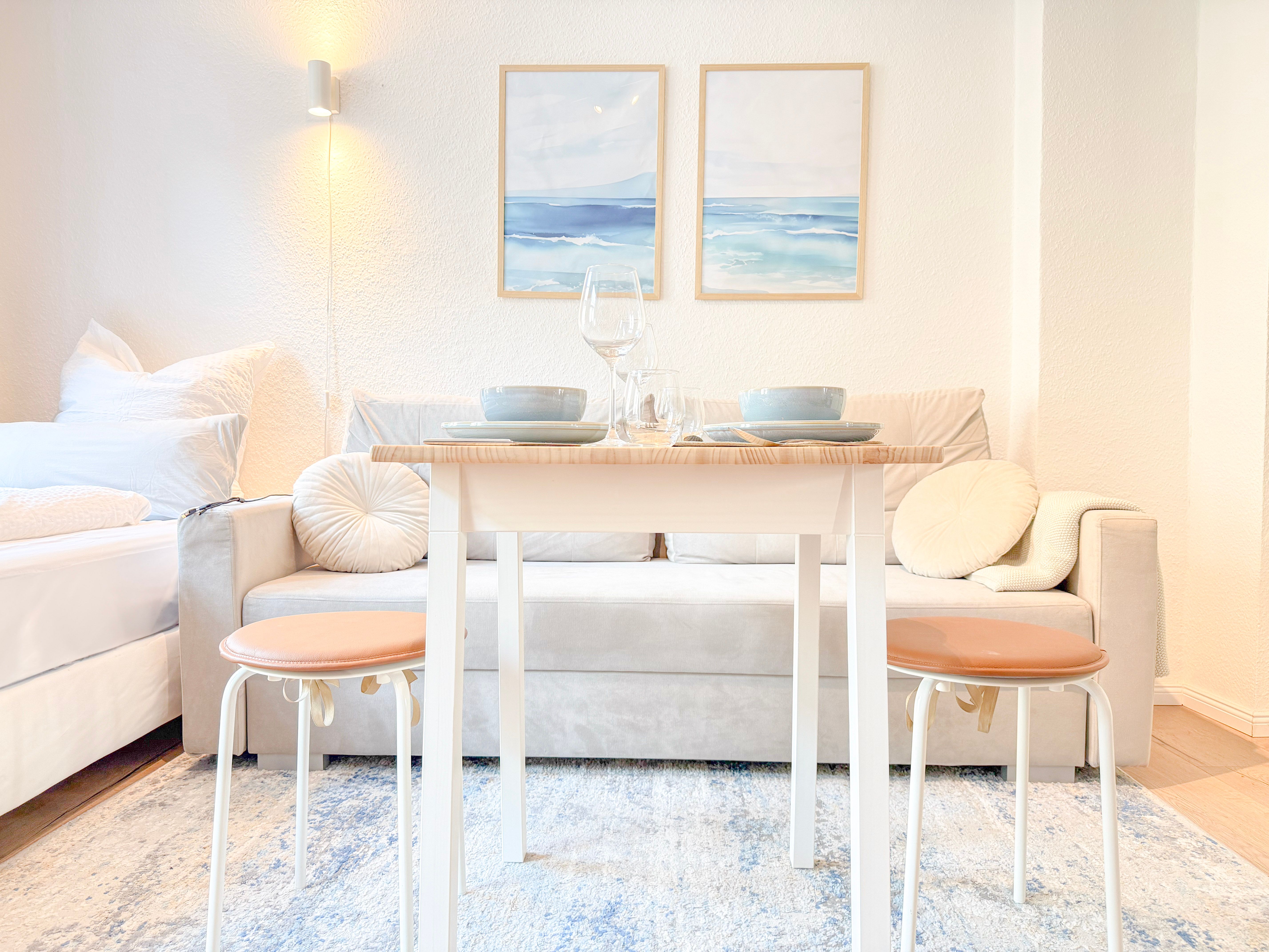 Central Apartment With Private Balcony Overlooking The Garden | 600m To The Main Train Station | Fre - 12