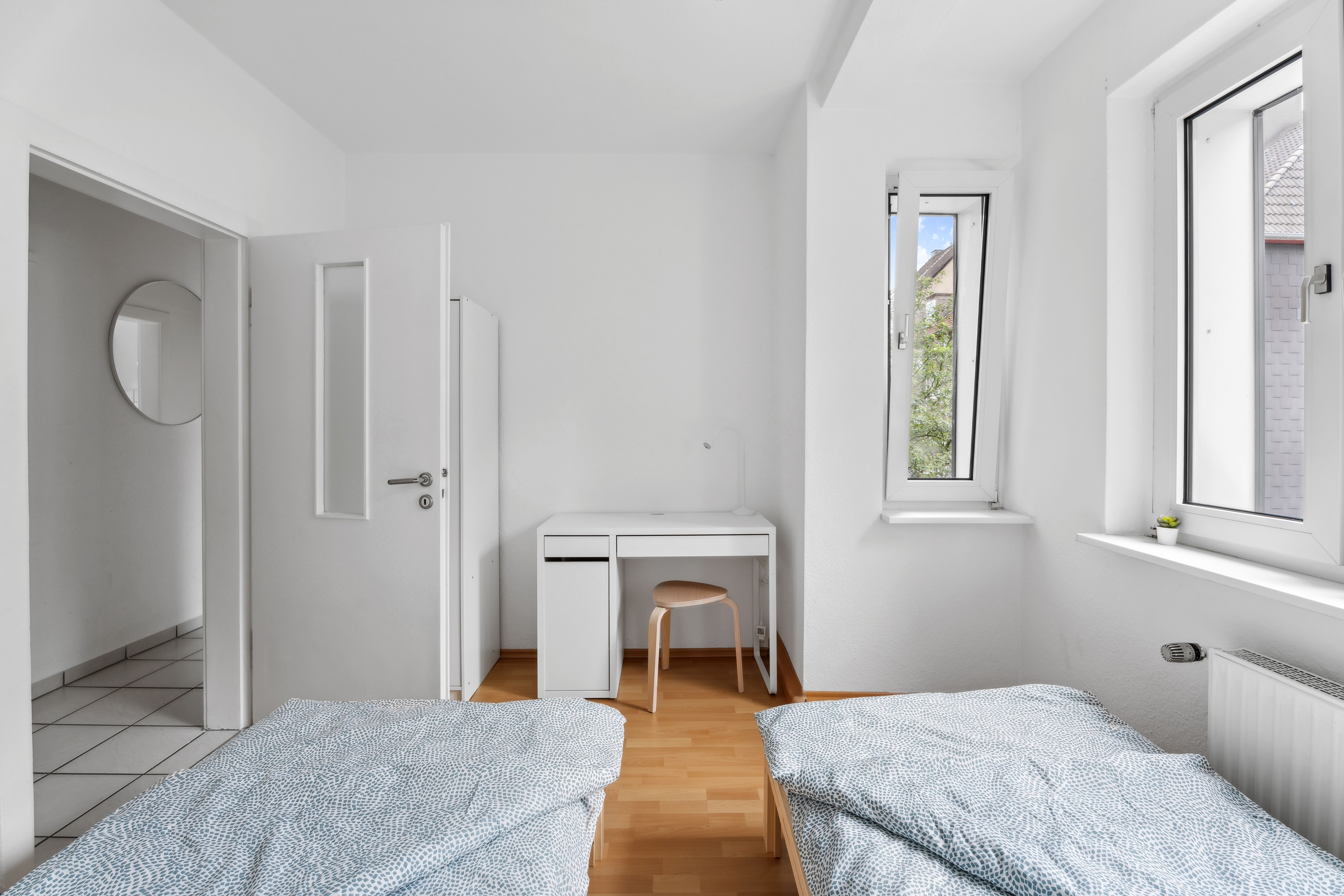 Modern 3 Room Flat Brand New Furnished! - 9