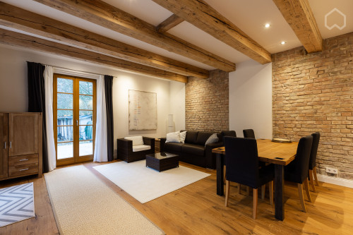 Quiet villa floor with sun terrace and garden on the Teltow Canal, 13km from Berlin