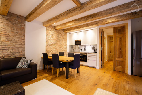 Quiet villa floor with sun terrace and garden on the Teltow Canal, 13km from Berlin
