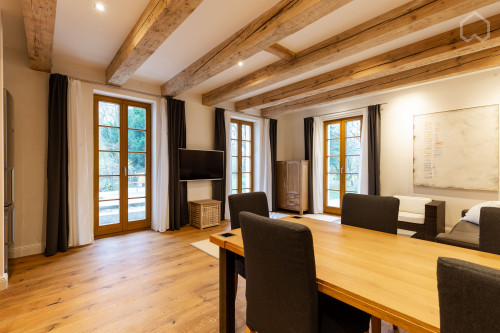 Quiet villa floor with sun terrace and garden on the Teltow Canal, 13km from Berlin