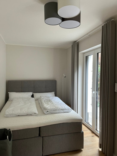 Modern Apartment Opposite Sanssouci Park – Sleeps 2 Adults - Bedroom / Living Room / Study Room / Kitchen
