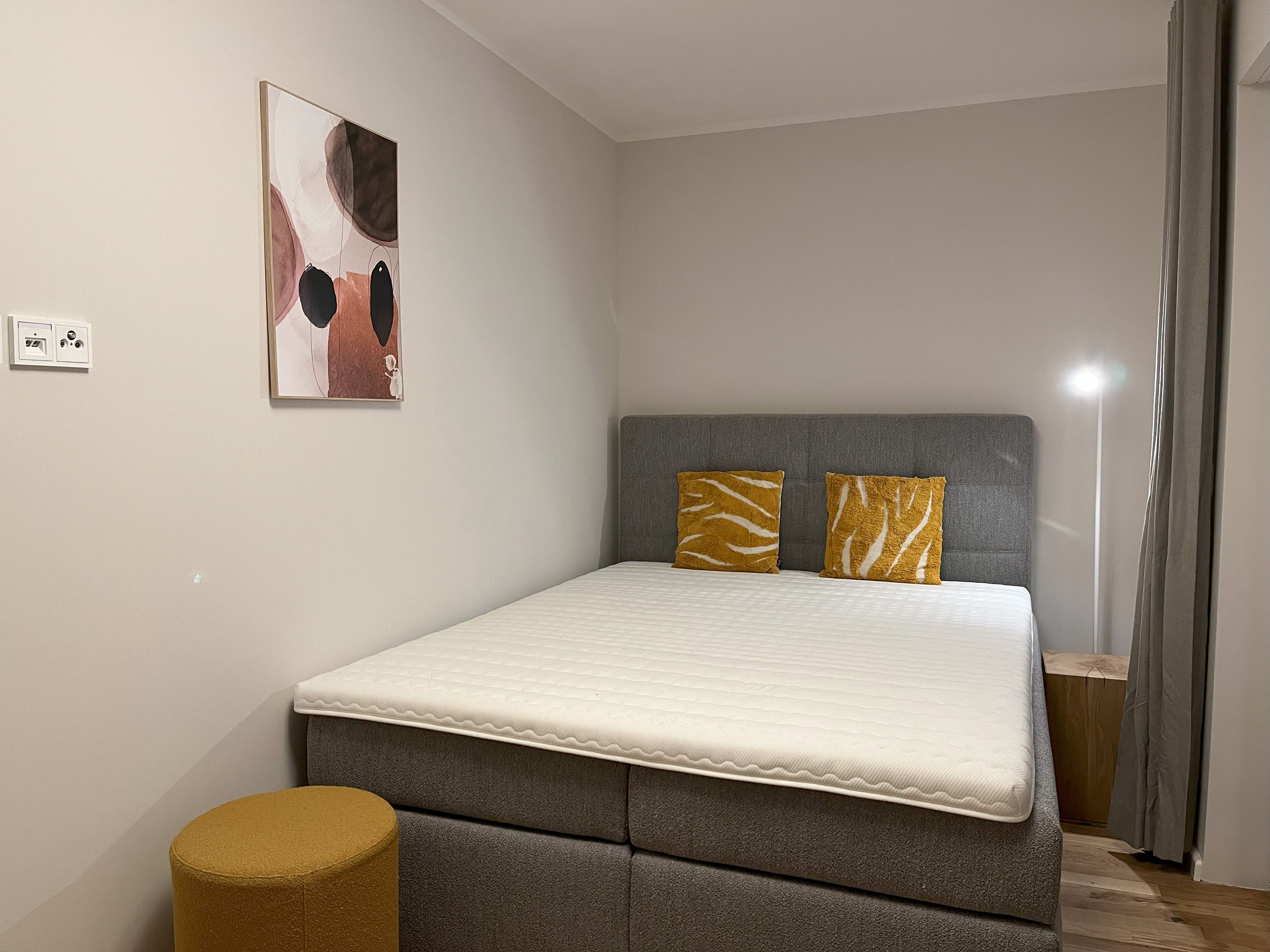 Modern Apartment Opposite Sanssouci Park – Sleeps 2 Adults - Bedroom / Living Room / Study Room / Ki - Modern Apartment Opposite Sanssouci Park – Sleeps 2 Adults - Bedroom / Living Room / Study Room / Kitchen - Gallery - 8